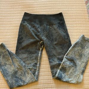 Lulu Lemon leggings size 6